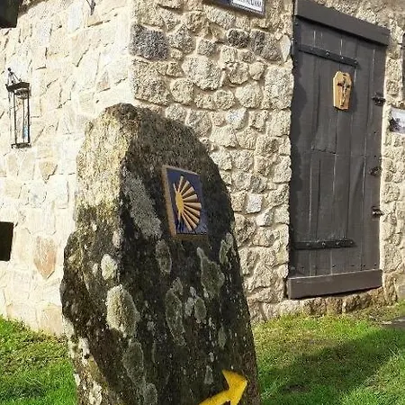 Feriehus Stone La Compostelana Curtis